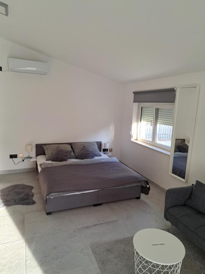 Mala Smokva Apartment Vir Exterior photo