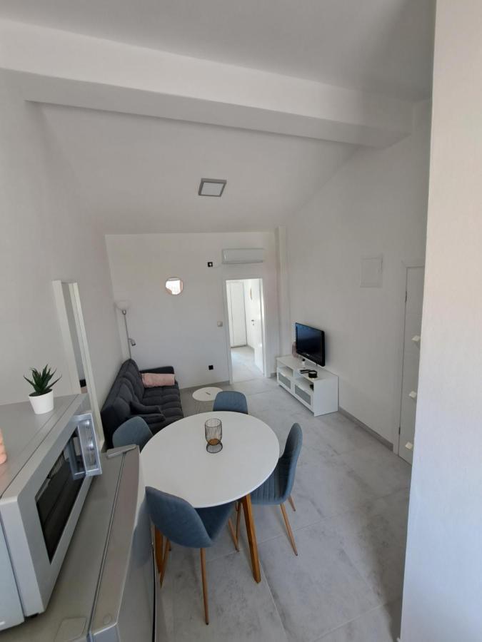 Mala Smokva Apartment Vir Exterior photo