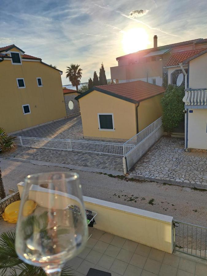 Mala Smokva Apartment Vir Exterior photo