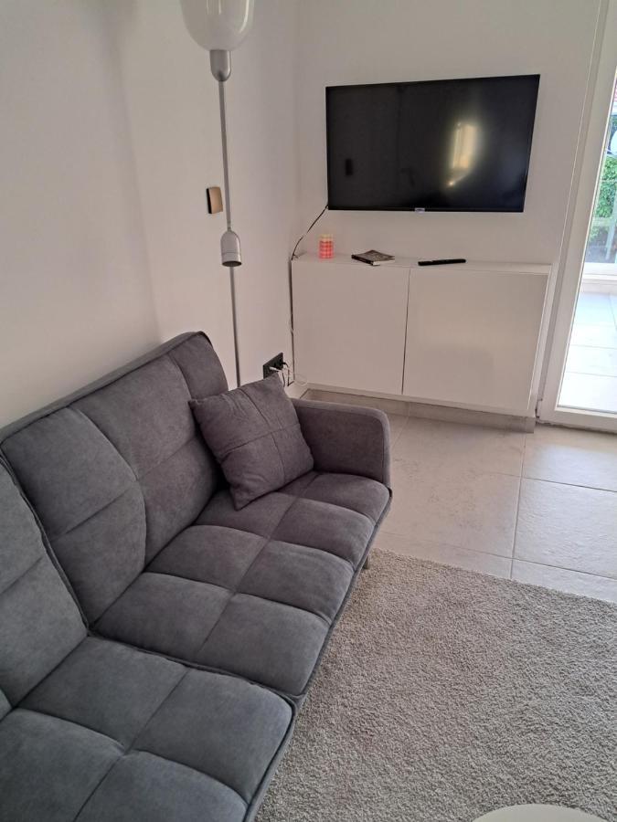 Mala Smokva Apartment Vir Exterior photo